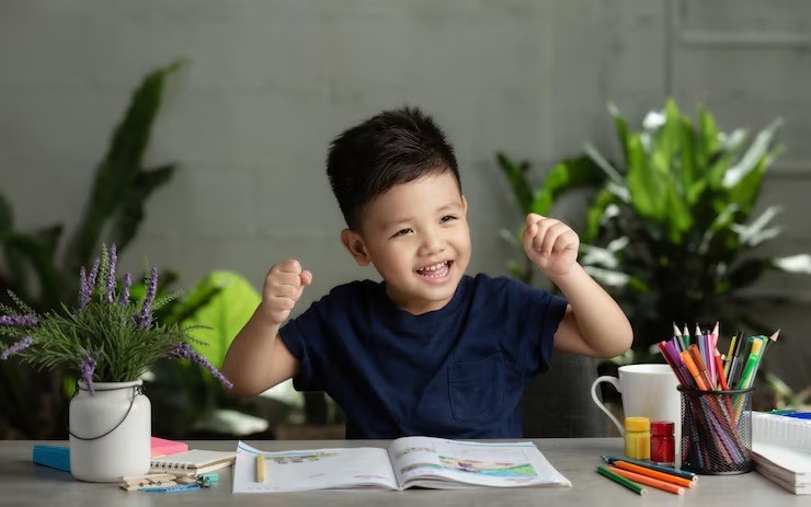 tanda anak siap masuk TK, kesiapan anak ke TK, perkembangan anak usia 4 tahun, anak masuk taman kanak-kanak, parenting anak usia dini, tips masuk TK